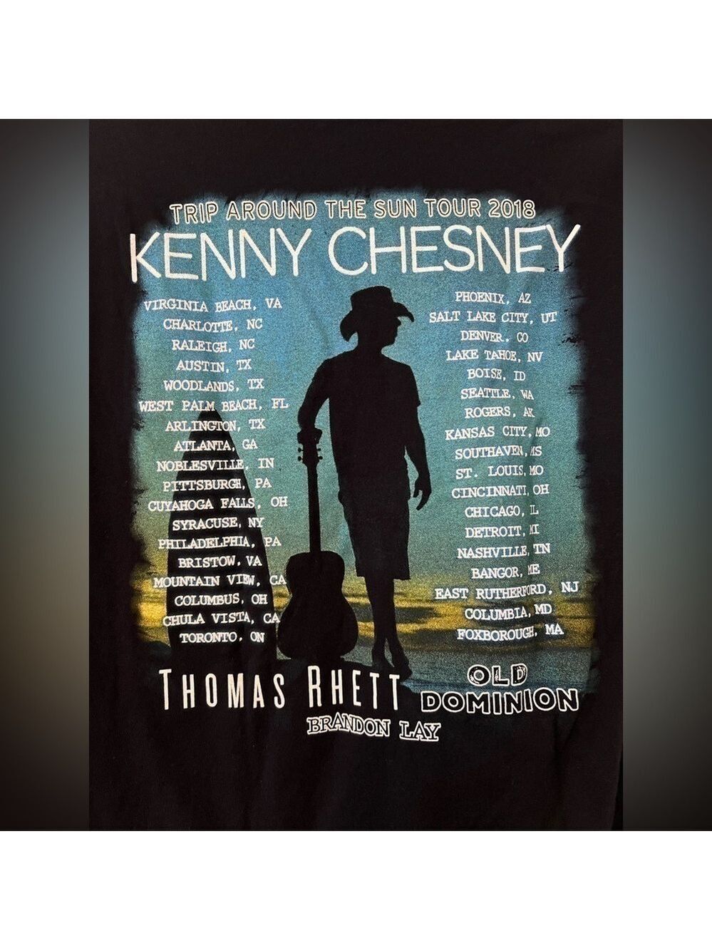 Kenny Chesney Trip Around The Sun Tour 2018 T-Shirt - Picture 5 of 5